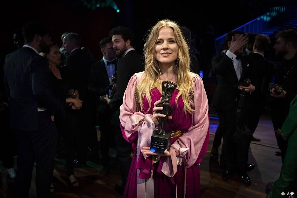 Ilse DeLange zou jongere zelf adviseren opener te zijn: 'Voelde me alleen'