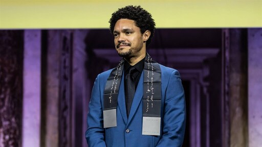 Trevor Noah voor de vijfde keer op rij presentator Grammy's