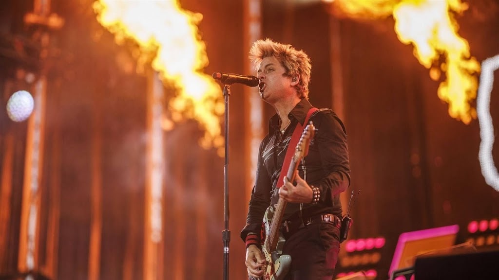 Green Day uit kritiek naar Elon Musk met protestsong American Idiot
