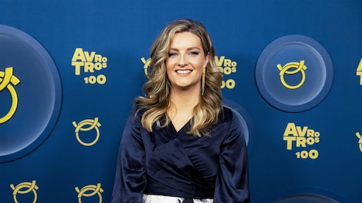 VI-mannen laten massagestoel plaatsen voor zwangere Merel Ek