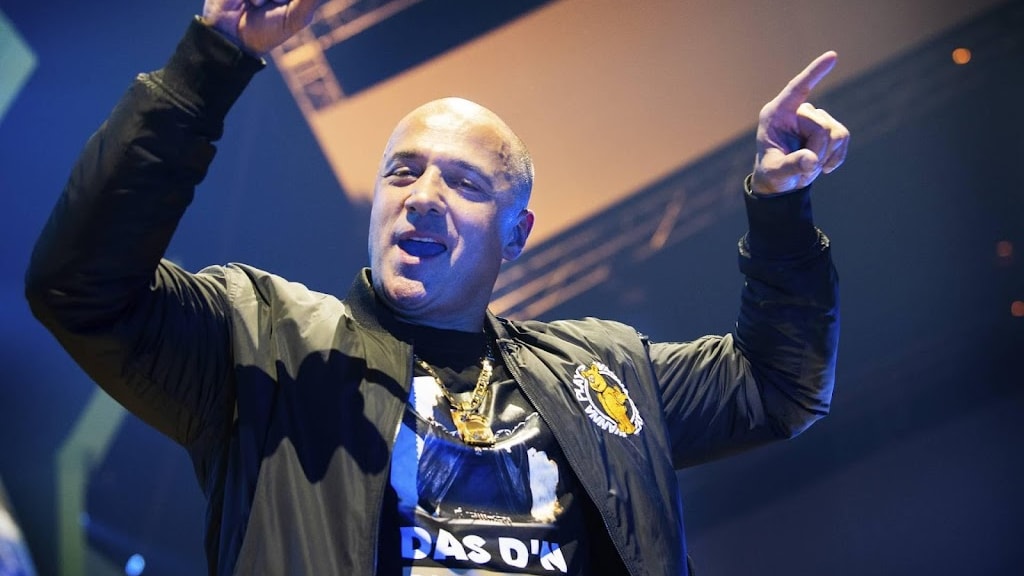 Paul Elstak schrijft boek over leven met hulp van Thierry Baudet