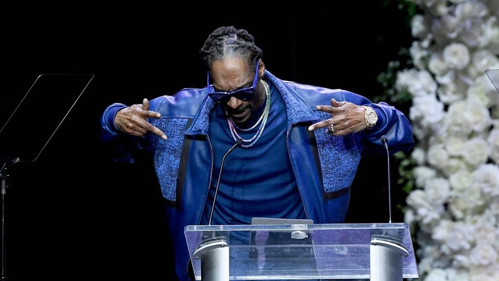 Snoop synchroniseert Nikkie Tutorials na