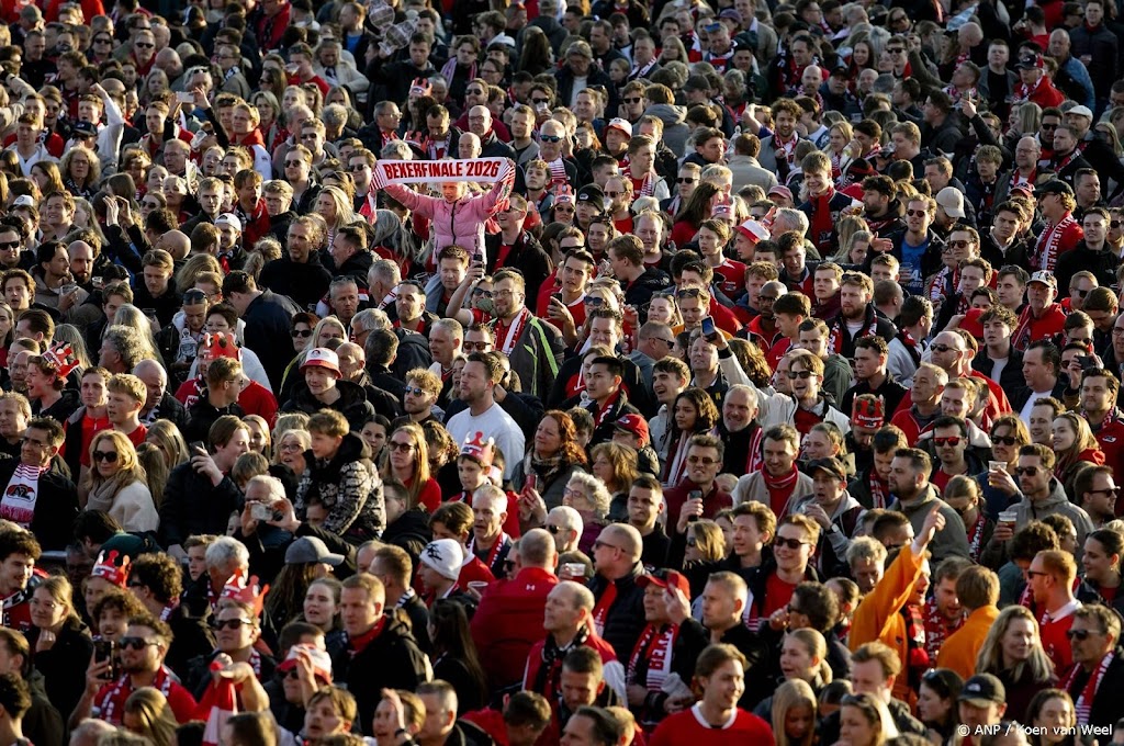 Duizenden supporters bij huldiging AZ na winst KNVB-beker