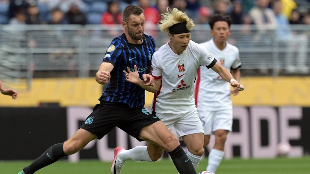 Trainer Chivu en De Vrij winnen met Inter op WK voor clubs