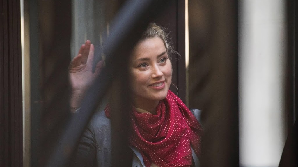 Amber Heard: 'Heb niet in bed van Johnny Depp gepoept'