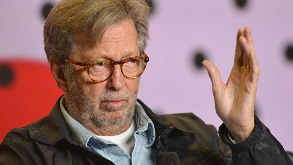 Eric Clapton hekelt vaccinbewijzen voor concerten: ‘Discriminatie’