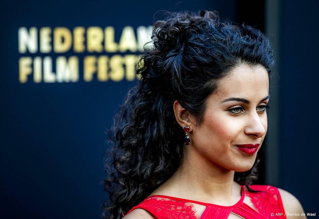 Jouman Fattal in verwachting van een dochter: 'Al 21 weken op weg'