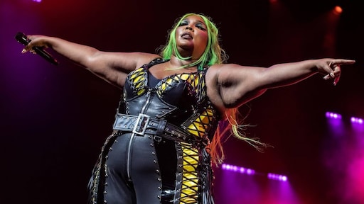 Lizzo opnieuw aangeklaagd om werkomstandigheden tijdens tournee