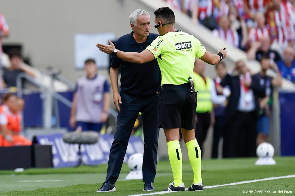 Atlético maant Mourinho: stop met lastigvallen arbitrage