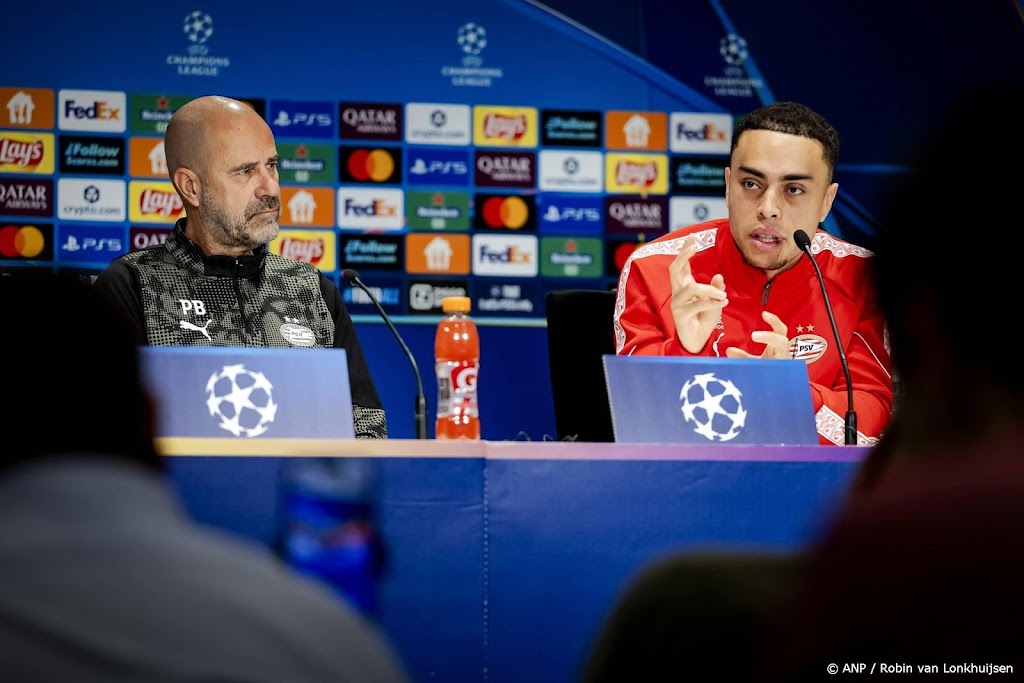 Bosz straft Dest met plek op de bank omdat hij te laat was 