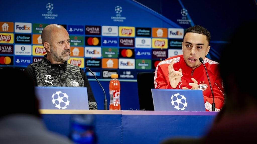 Bosz straft Dest met plek op de bank omdat hij te laat was