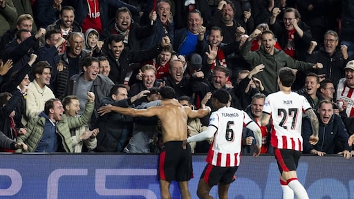 PSV walst in eigen huis over Napoli heen en boekt eerste zege in Champions League