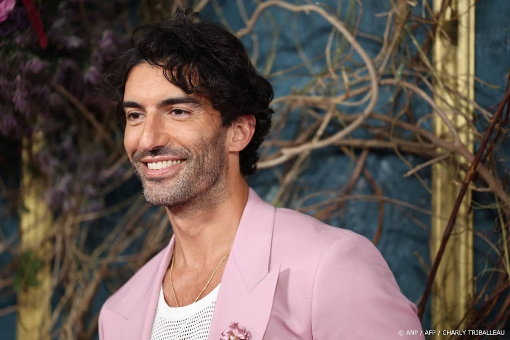 Justin Baldoni wil zaak Blake Lively laten seponeren