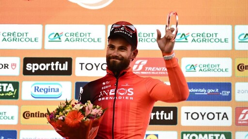 Ganna zag af achter twee wereldkampioenen in Milaan-Sanremo