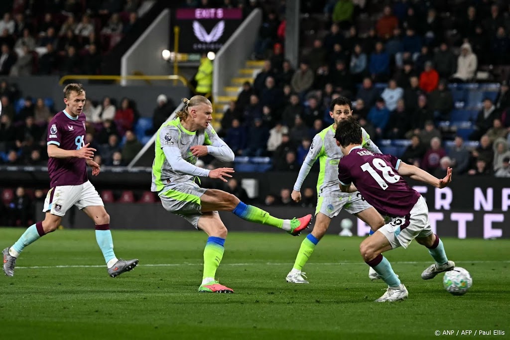 Manchester City neemt koppositie over na nipte zege bij Burnley
