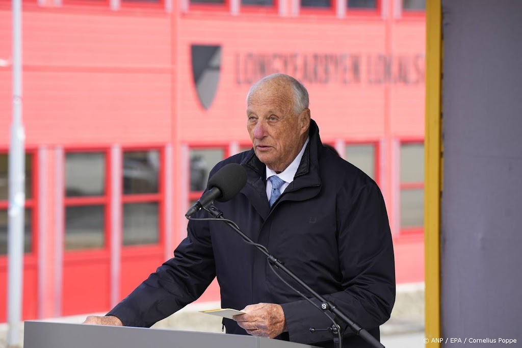 Koning Harald wenst Noorse voetballers succes op WK