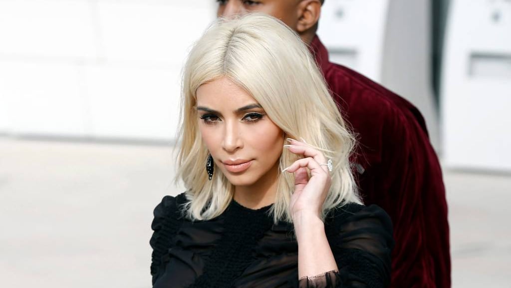 Kim Kardashian op haar gemak in Parijs