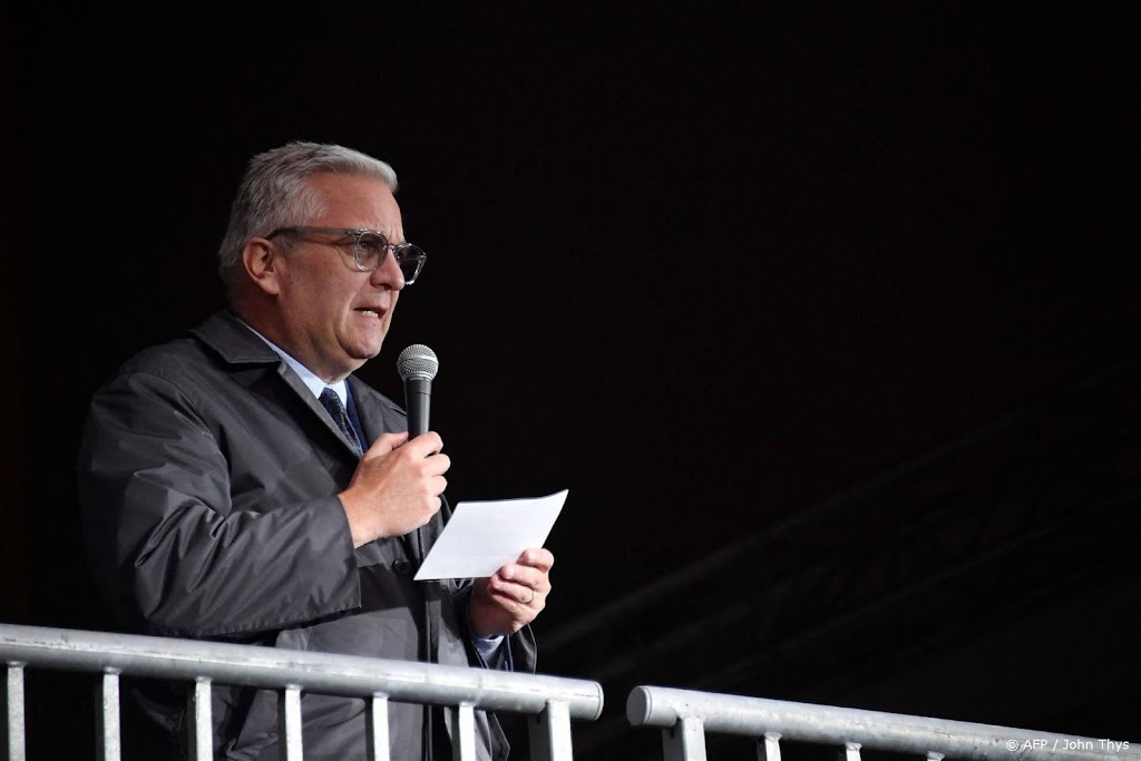 Prins Laurent bezoekt Tomorrowland met dochter Louise