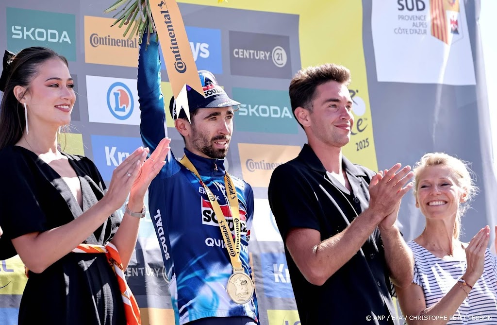 Paret-Peintre bezorgt geplaagde ploeg weer succes in Tour