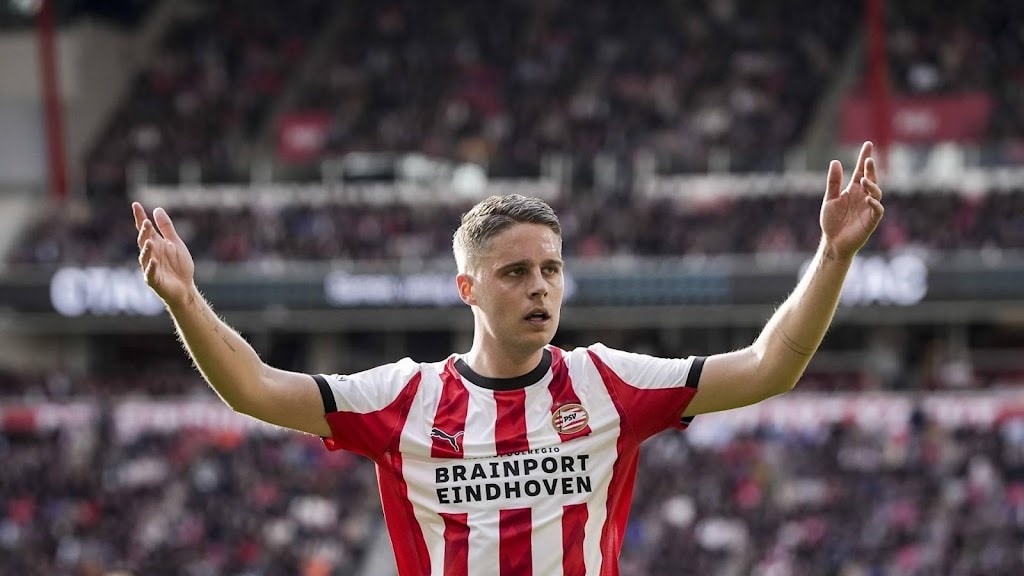 Middenvelder Veerman hoopt PSV deze zomer te verlaten