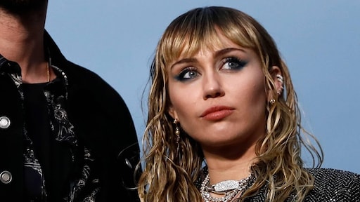 Miley Cyrus ontkent slippertje tijdens huwelijk