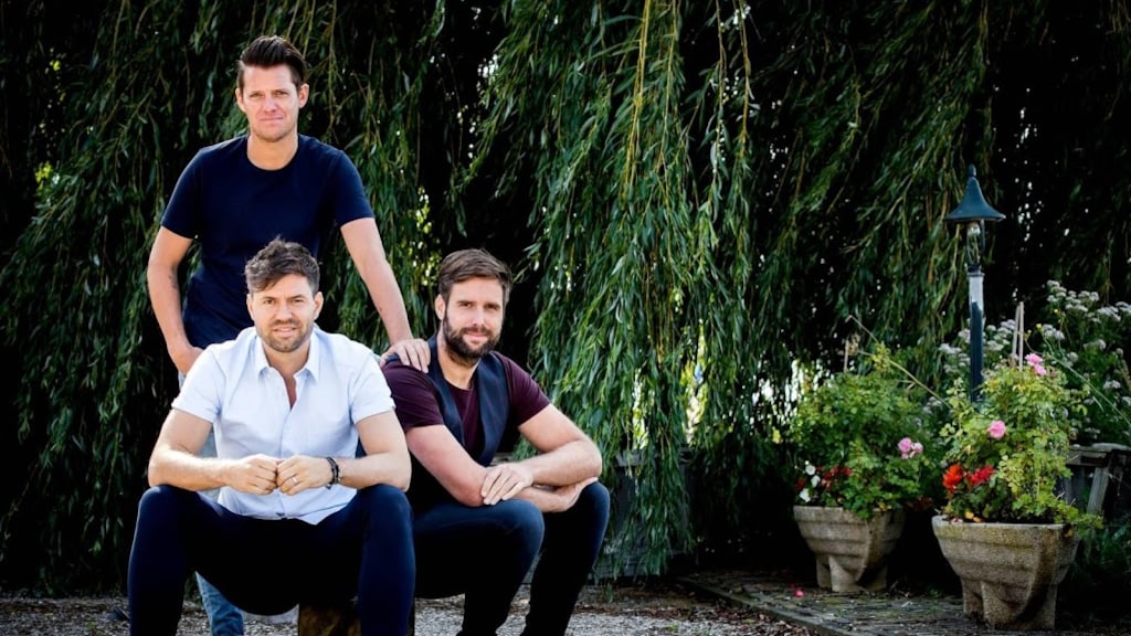 Nick & Simon springen in het diepe op de camping