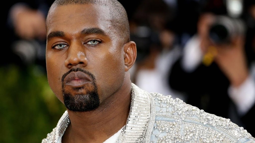 Kanye met vriendin Julia Fox bij Parijs Fashion Week