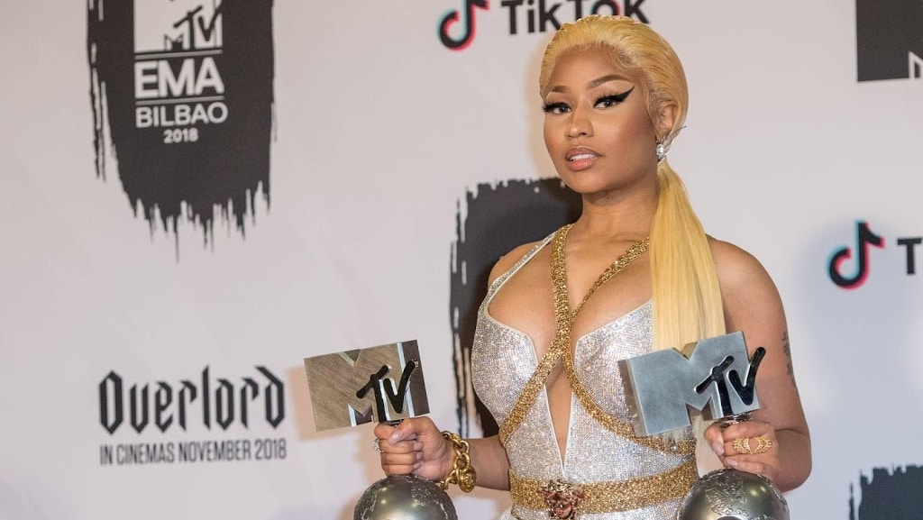 Nicki Minaj kletst uren met fans na afgelaste show