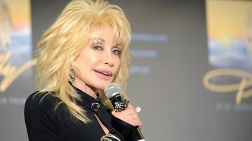 Dolly Parton eert goede vriendin Olivia Newton-John: 'Zo verdrietig'