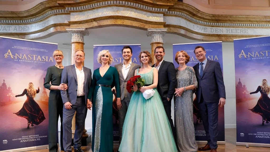 Cast Anastasia voelt druk succes The Lion King niet