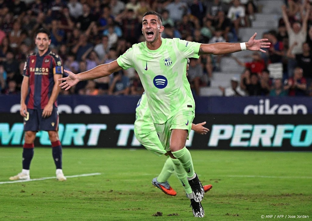 FC Barcelona wint na slechte start alsnog van Levante