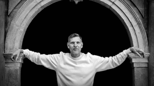 Familie deelt laatste woorden van Erwin Olaf in rouwadvertentie