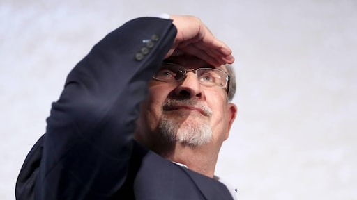 Salman Rushdie permanente verwondingen opgelopen na aanslag