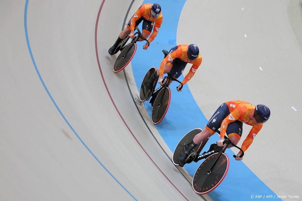 Teamsprinters snellen op WK baanwielrennen naar zevende titel