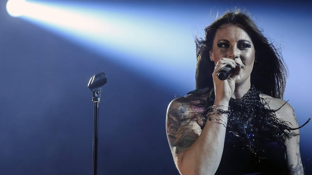 Floor Jansen baalt van het imago van metal