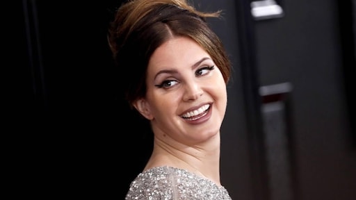 Lana Del Rey bevestigt dat ze vrijgezel is: 'Zeker niet verliefd'