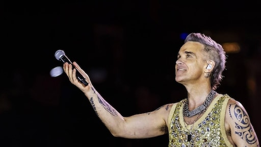 Robbie Williams zingt Angels voor fan die na zijn concert overleed