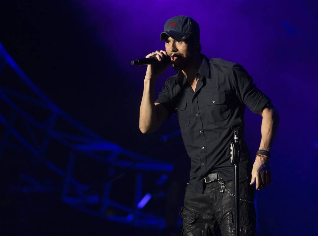 Enrique Iglesias eist miljoenen van Universal