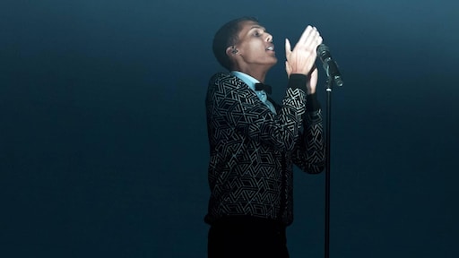 Matthijs van Nieuwkerk strikt Stromae voor Matthijs Gaat Door