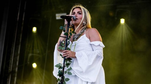 Roxeanne Hazes trapt theatertour af in Carré: niet te bevatten