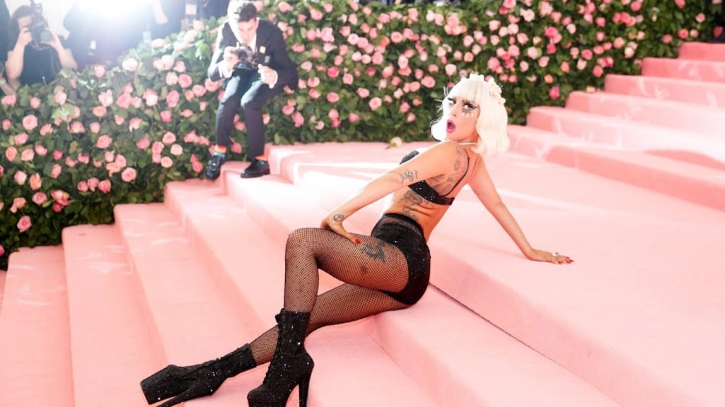 Lady Gaga stelt release nieuw album uit vanwege corona