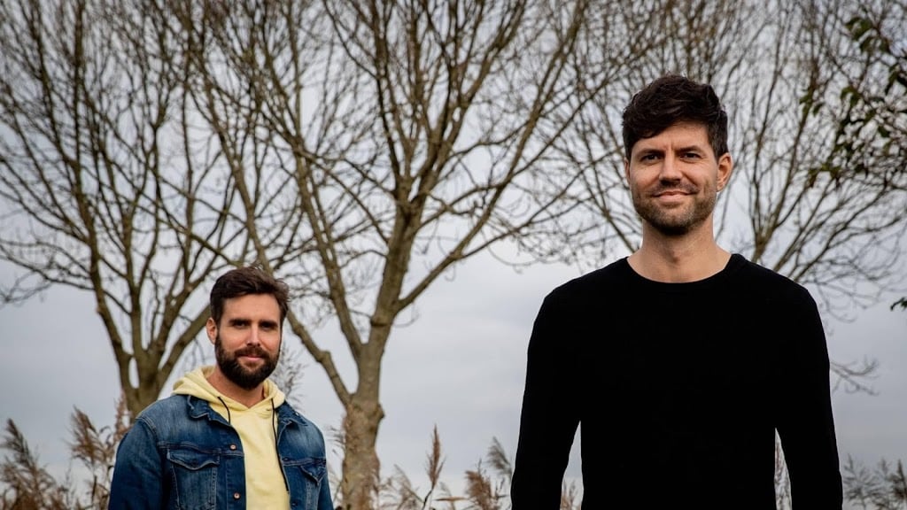 Artiesten zingen in nieuw SBS-programma 'onmogelijke' duetten