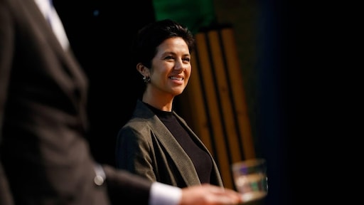 Gunay Uslu in gesprek met cast Aladdin over coronacrisis