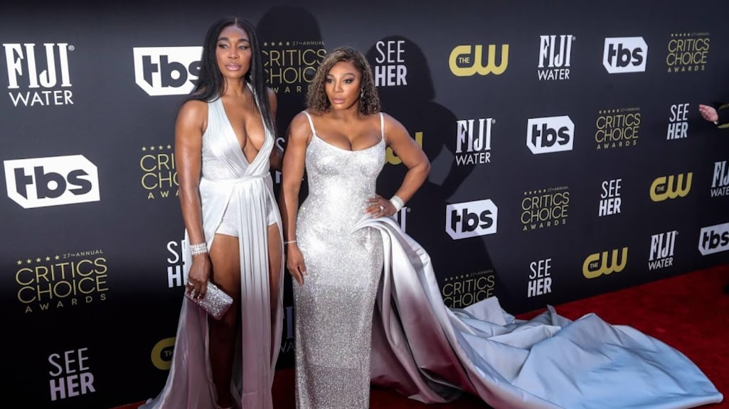 Tenniszusjes Venus en Serena Williams reiken Oscar uit