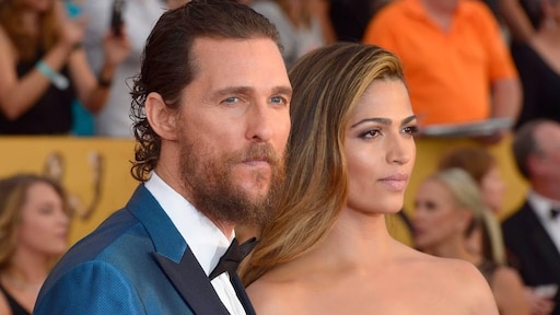 Matthew McConaughey brengt mondmaskers rond