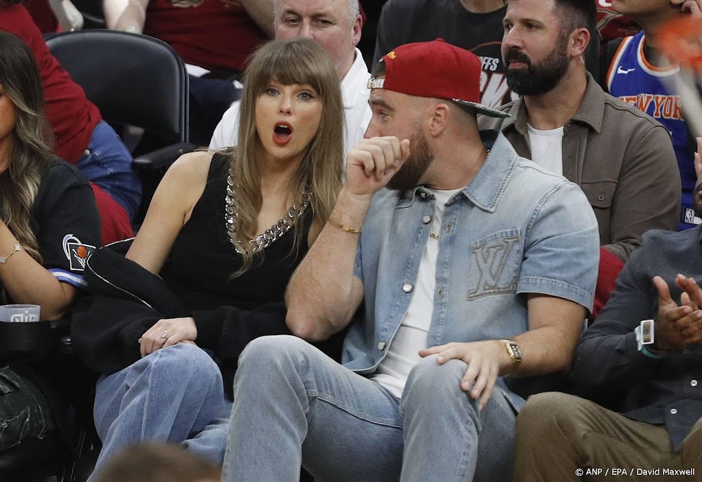 Taylor Swift en Travis Kelce op eerste rij bij eindstrijd in NBA