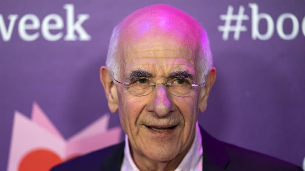 Frits Spits presenteert voor het laatst het Groot Dictee der Nederlandse Taal