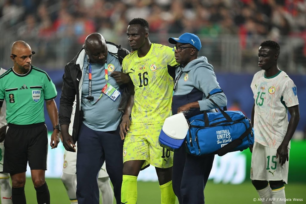 Keeper Mendy van Senegal mist WK-duel met Irak door knieblessure