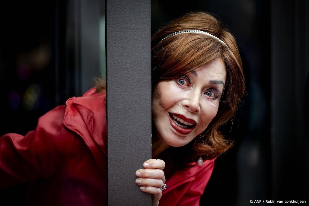Marijke Helwegen waant zich prinses in Koninklijke Stallen