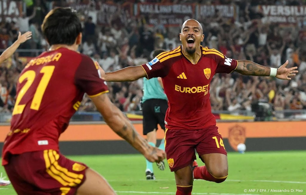 Malen maakt hattrick voor AS Roma in openingsduel met Fiorentina